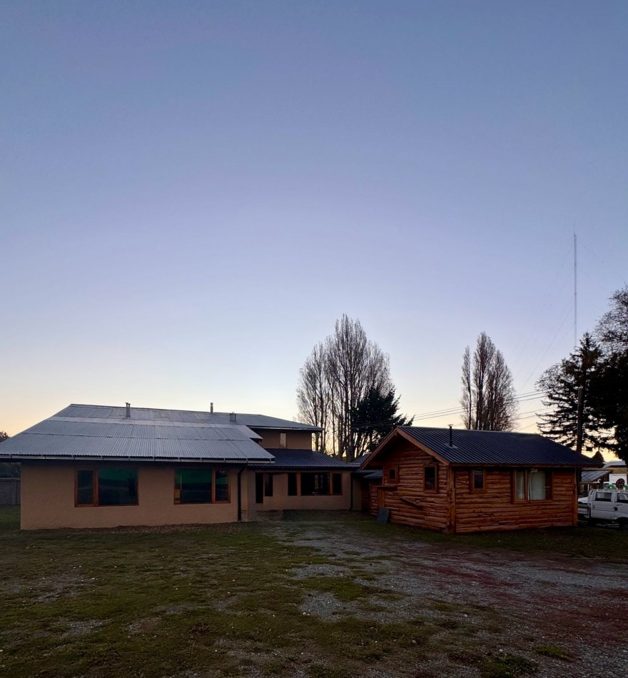 Lote amplio con departamento y oficinas para desarrollo