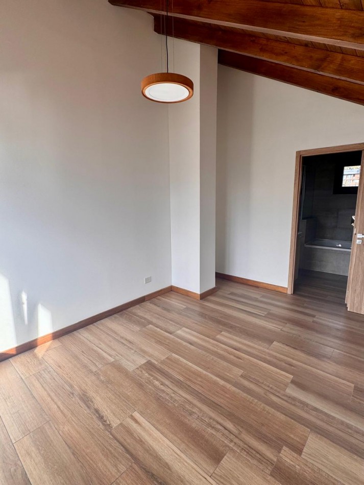 Exclusivo Depto en Alquiler Permanente | Barrancas de Melipal - Vista al Lago, 3 Dorm (2 en Suite) & Amenities de Categoria