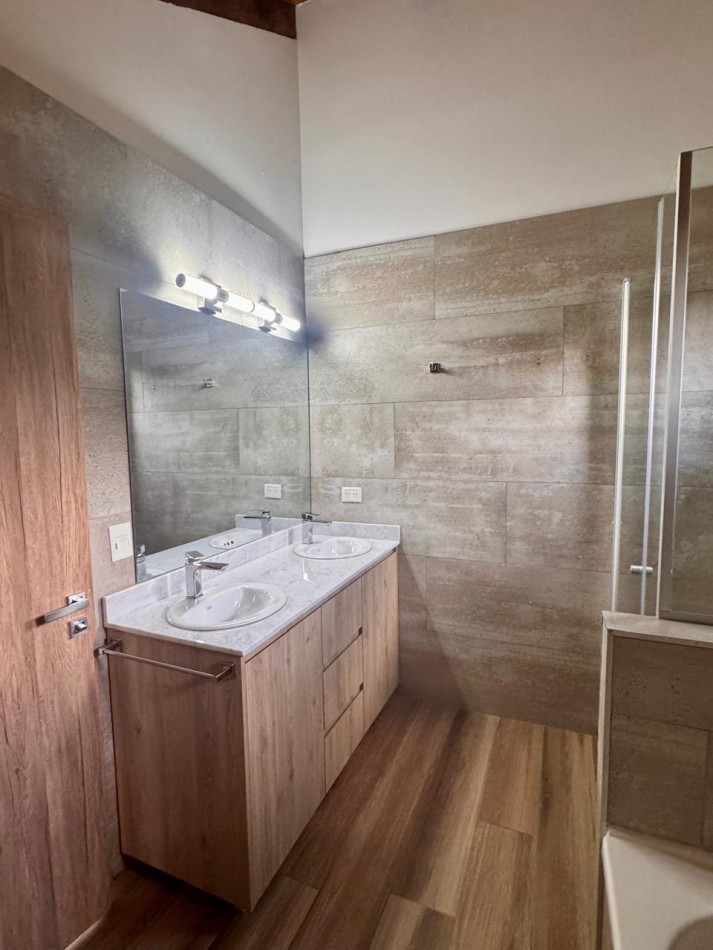 Exclusivo Depto en Alquiler Permanente | Barrancas de Melipal - Vista al Lago, 3 Dorm (2 en Suite) & Amenities de Categoria
