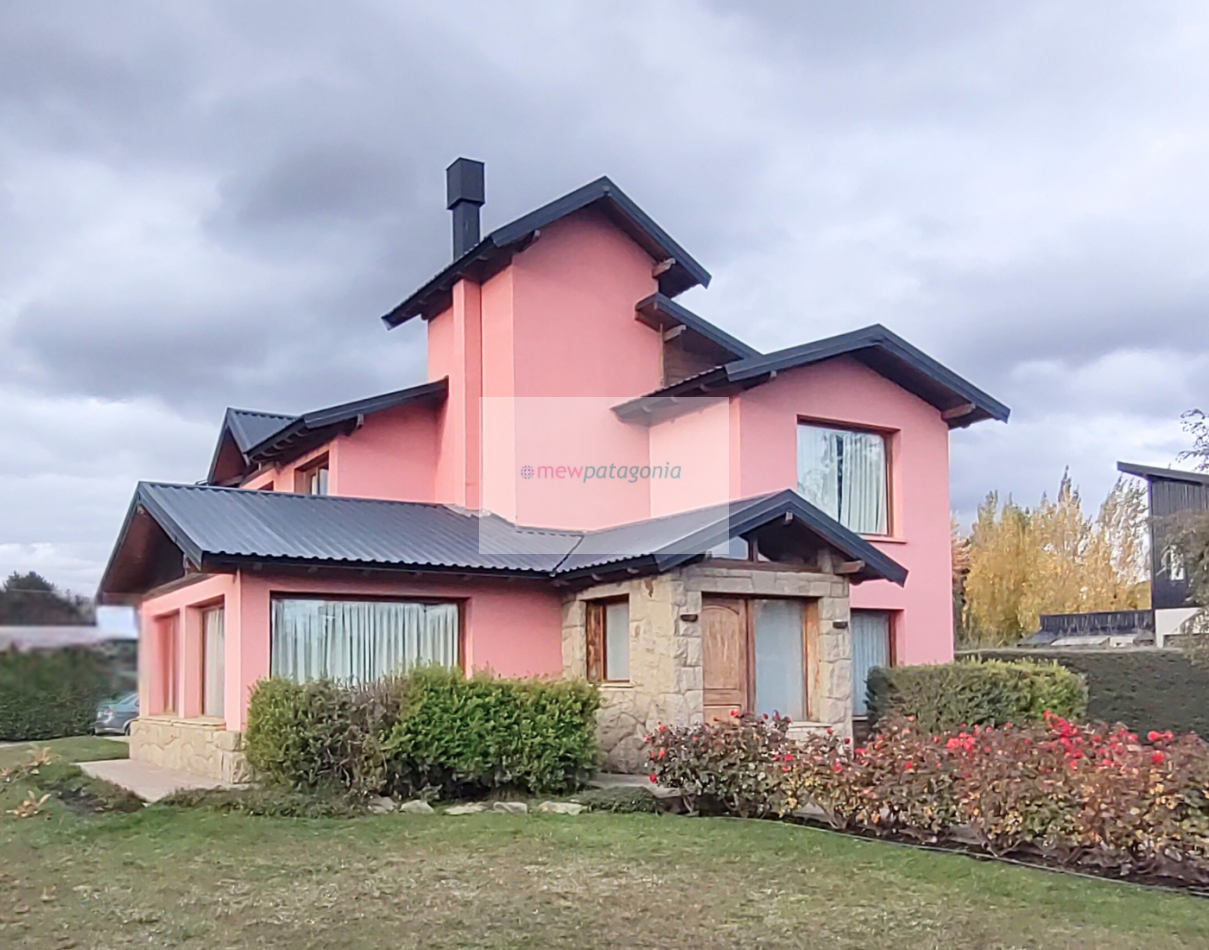 Casa 6 amb con quincho o posibilidad de depto anexo en Dina Huapi a 15 km de Bariloche