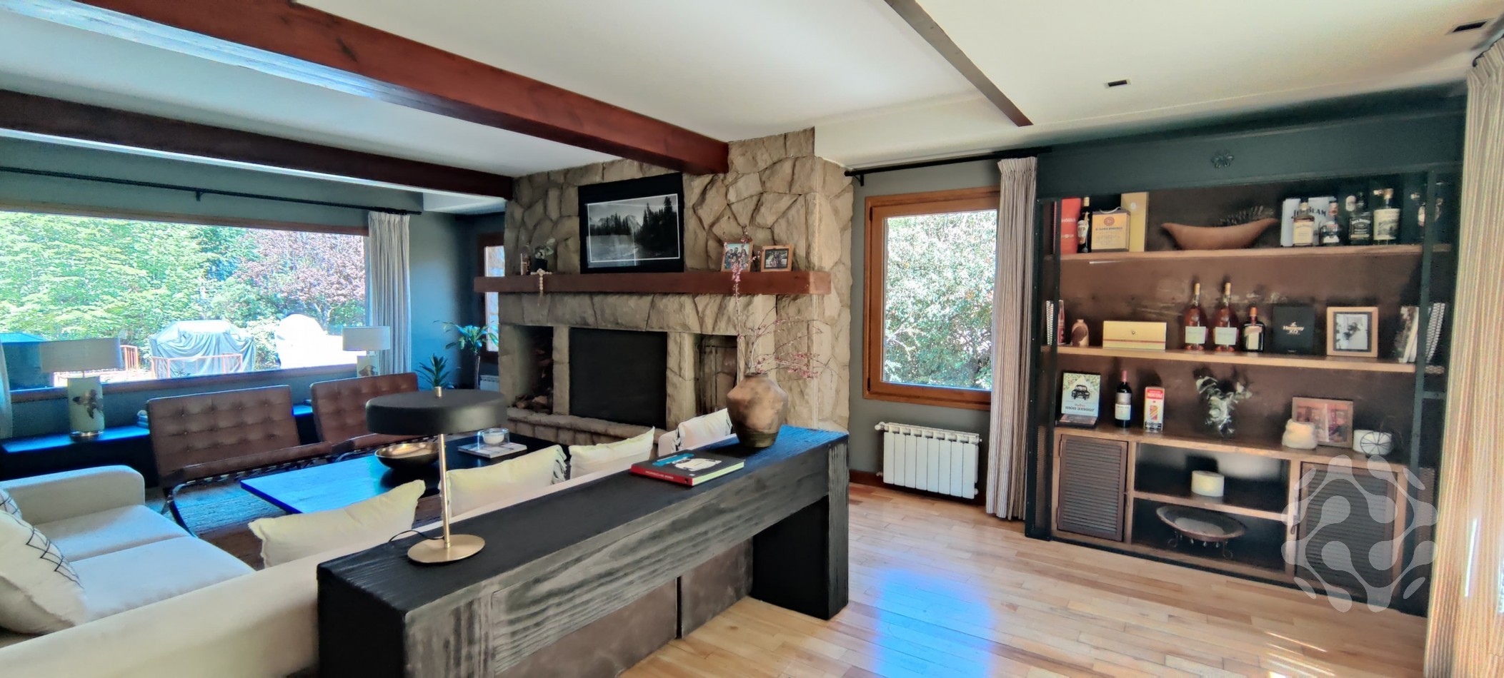 Casa de lujo, con diseño que combina calidez y elegancia
