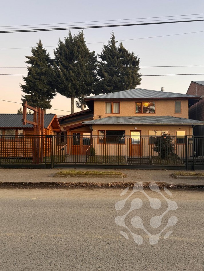 Lote amplio con departamento y oficinas para desarrollo