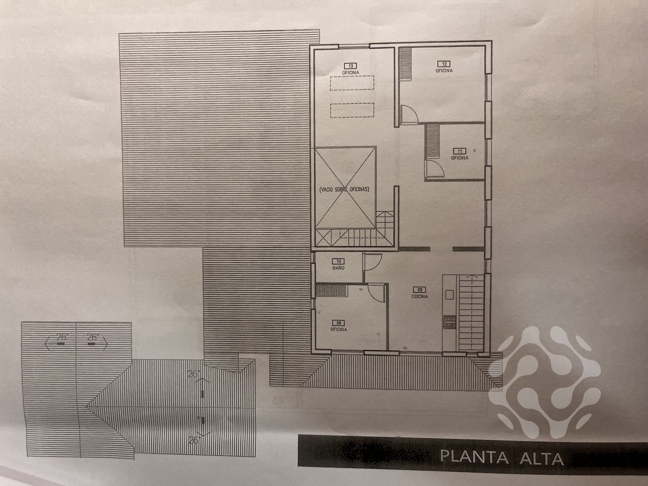 Lote amplio con departamento y oficinas para desarrollo