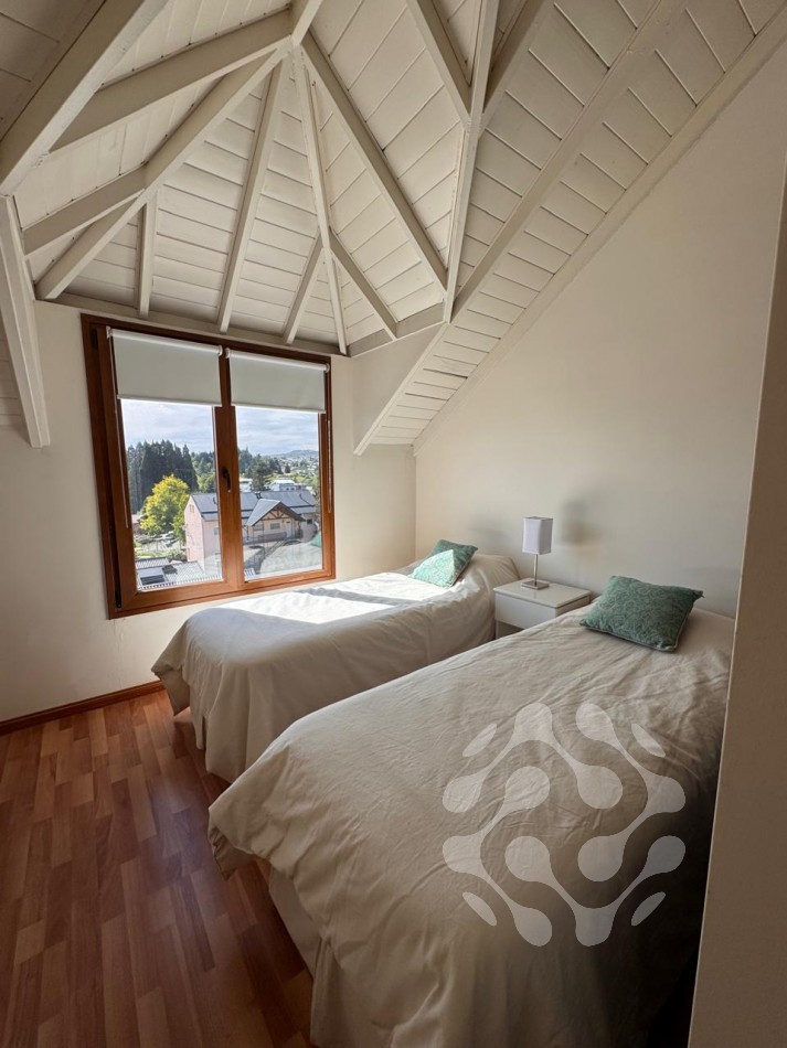 Duplex 3 amb 1 suite vista al lago cochera y baulera en Bo. Belgrano, Bariloche en venta ideal renta turistica