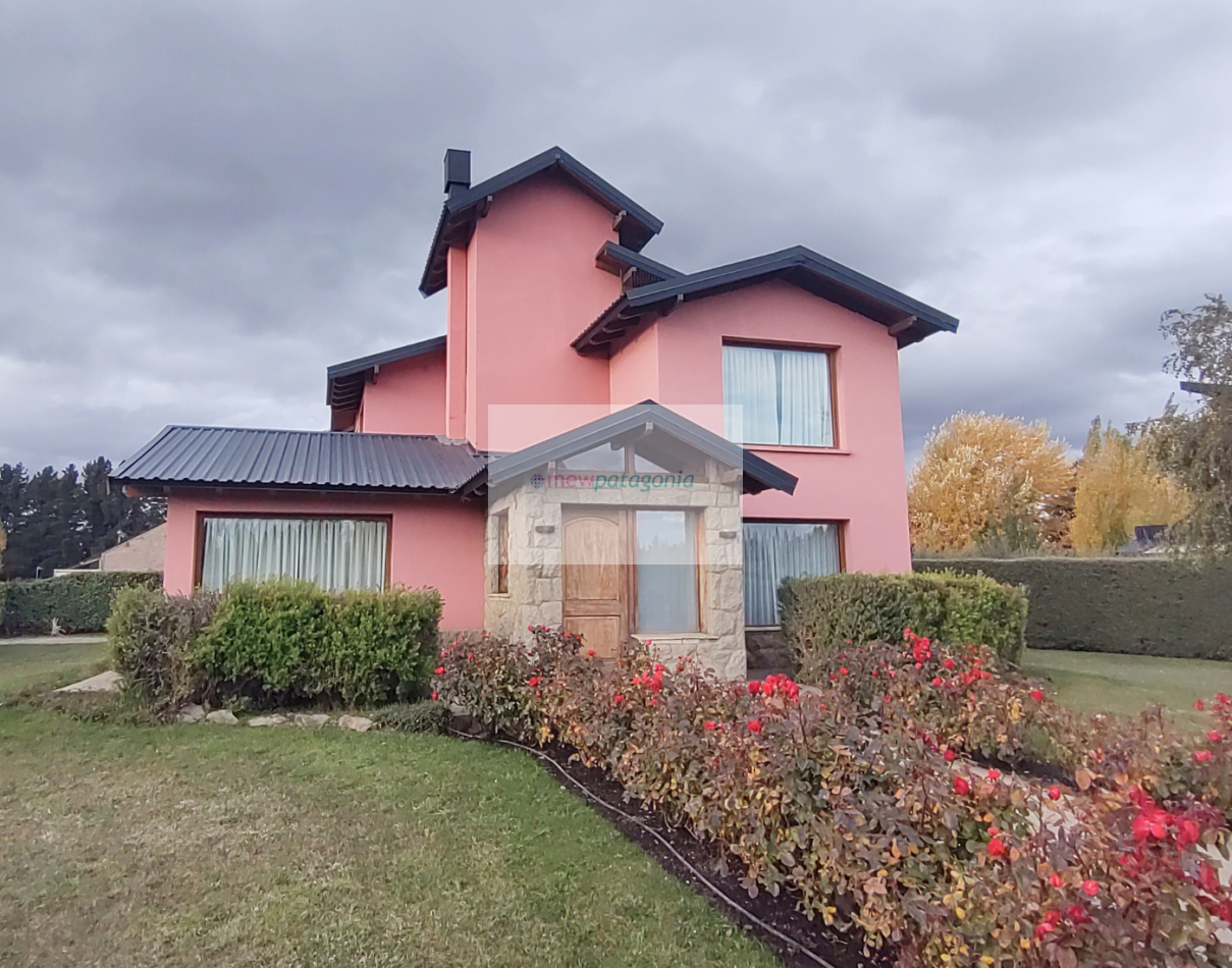 Casa 6 amb con quincho o posibilidad de depto anexo en Dina Huapi a 15 km de Bariloche
