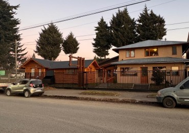 Lote amplio con departamento y oficinas para desarrollo